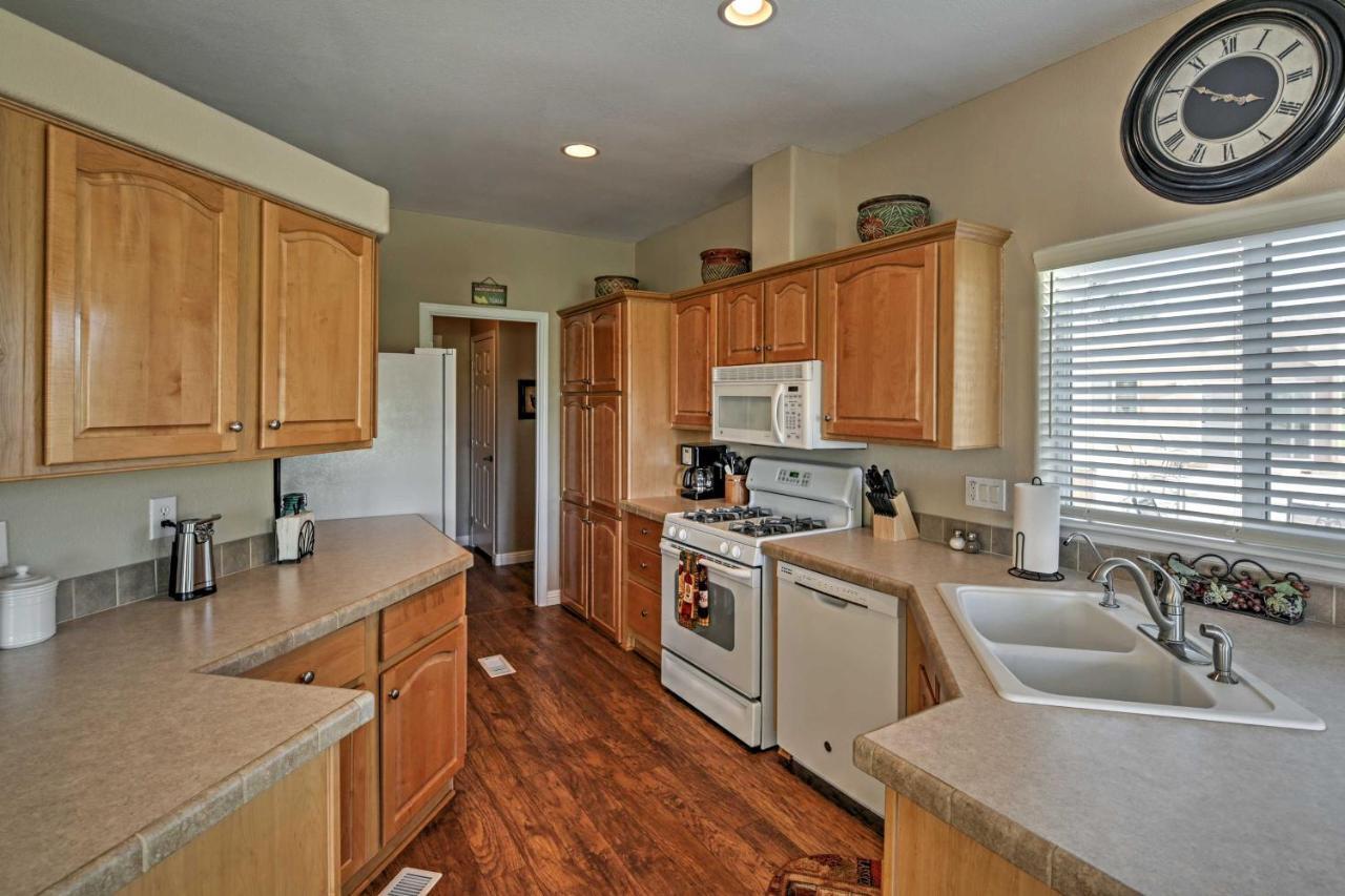 Rivers Edge Golf Condo With Beach Access And Patio! Needles Esterno foto