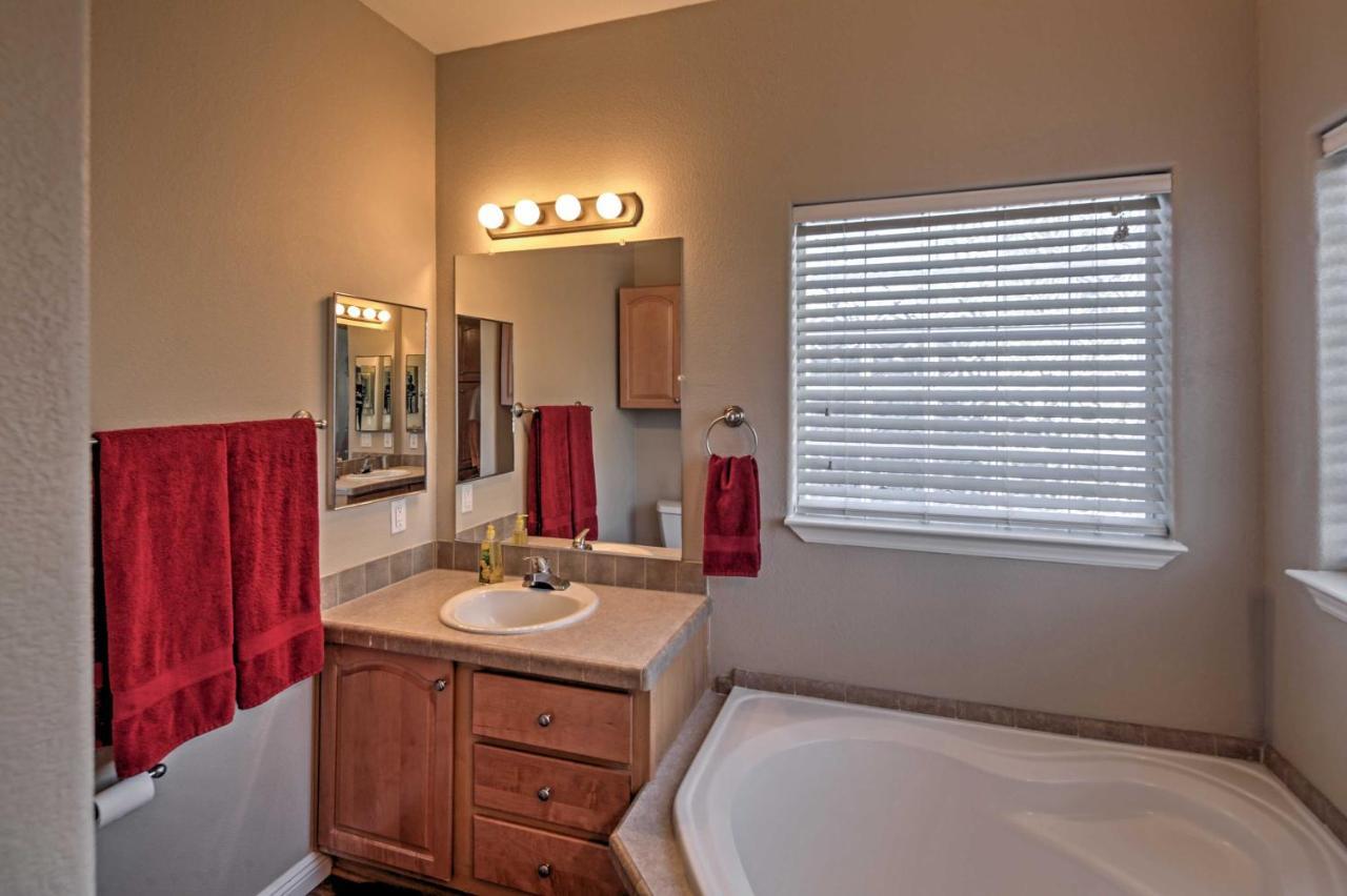 Rivers Edge Golf Condo With Beach Access And Patio! Needles Esterno foto